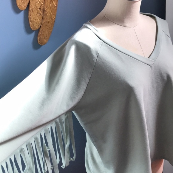 Three birds nest mint green oversized cropped V-neck fringe on sleeves top - Picture 2 of 12